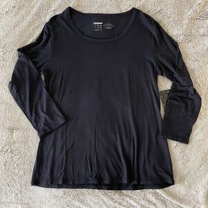 Vie Active Stephanie L/S Top - NWT - Size Medium
